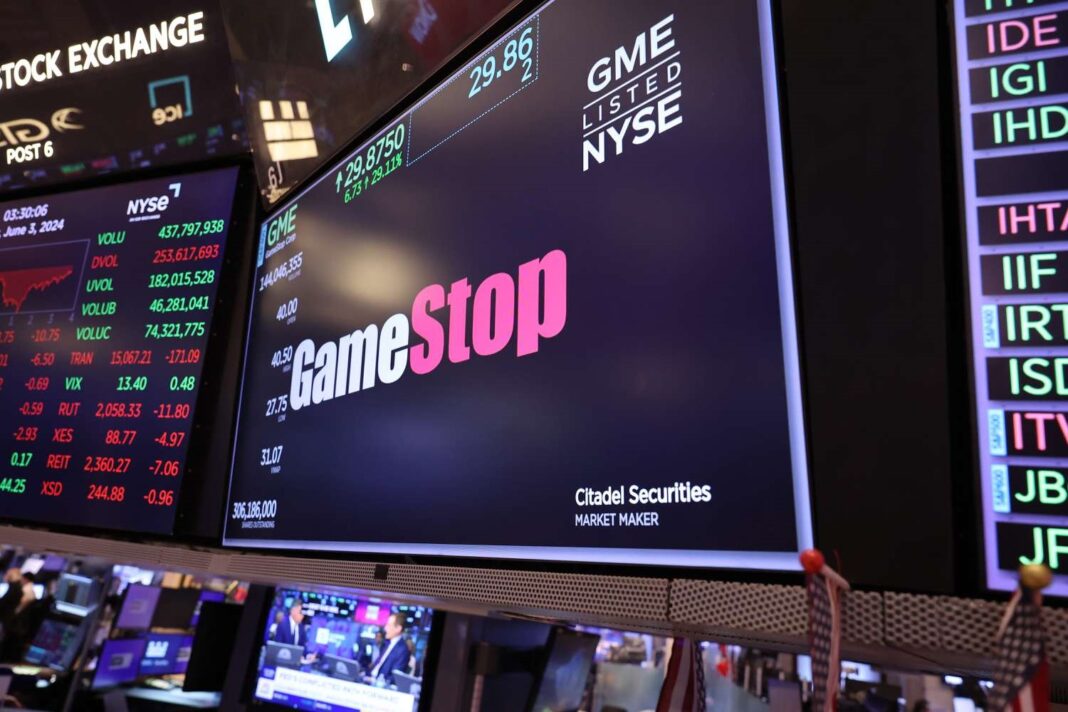 GME stock in 2024: Should you buy, hold, or sell?