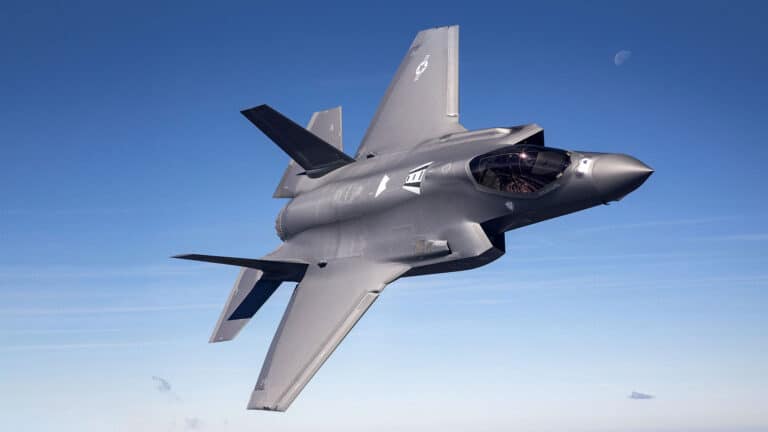 Lockheed Martin secures $11.8 billion contract to produce F-35 jets