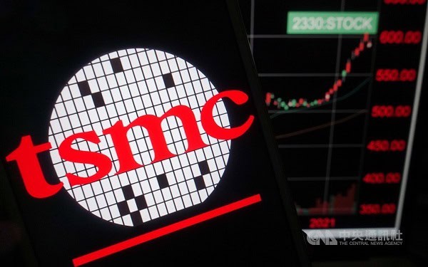 Is TSMC Stock a Buy, Sell, or Hold After Record-Breaking Fourth-Quarter Results