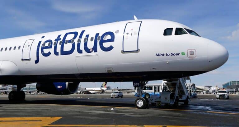 JetBlue Shares Plunge A Turbulent Forecast Sends Investors Reeling