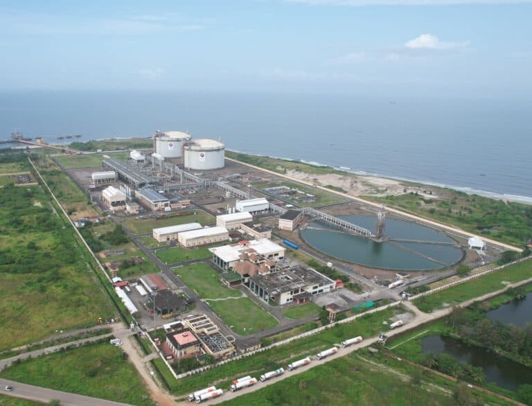 Petronet LNG Shares Slide Amidst Market Concerns