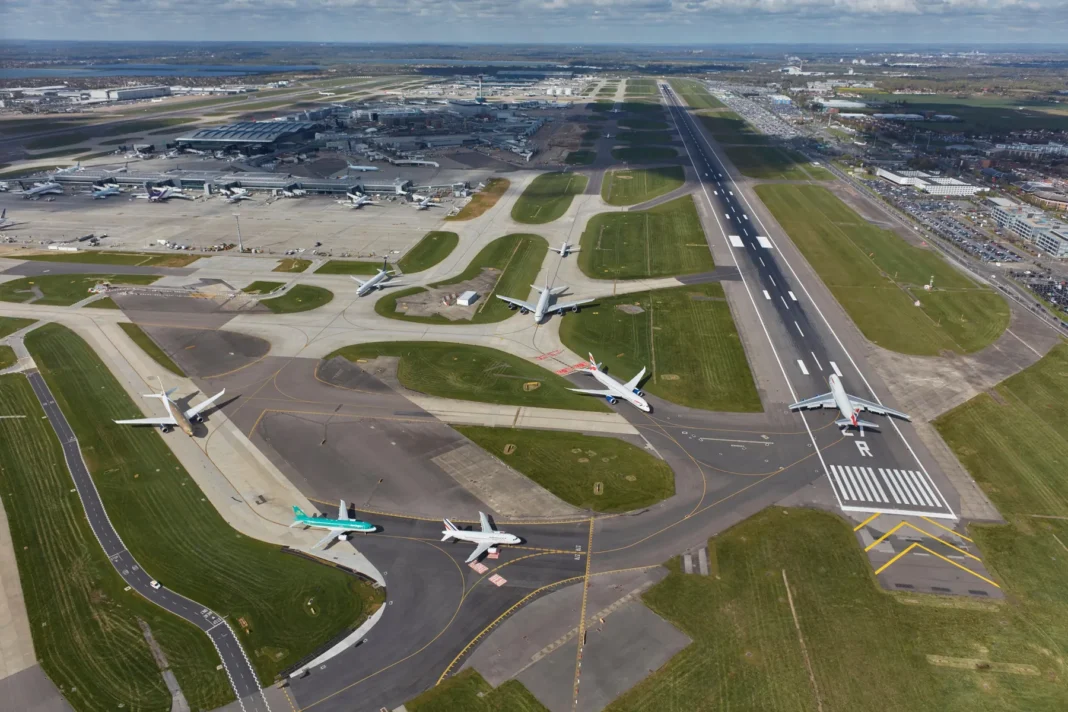 UK Backs Controversial Third Runway at Heathrow Airport