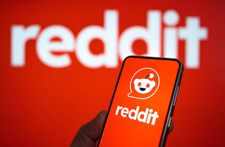 Reddit's Rollercoaster: Stock Plummets 15% Amid User Growth Concerns