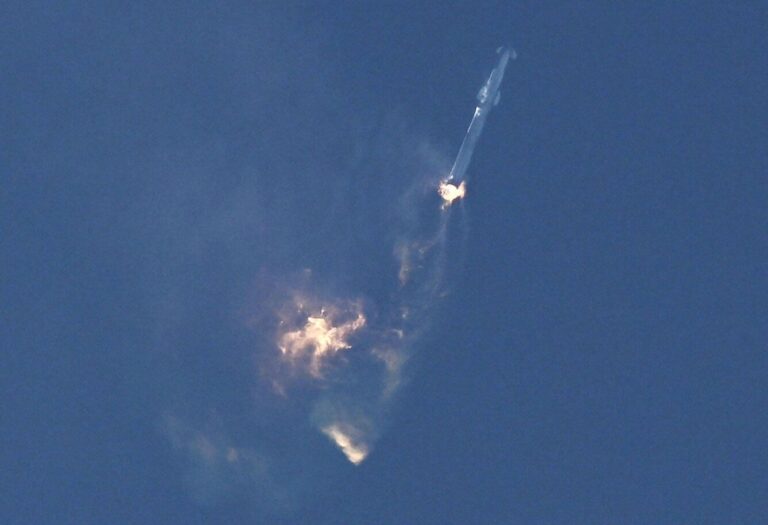 SpaceX Starship Explodes Over Caribbean During Test Flight