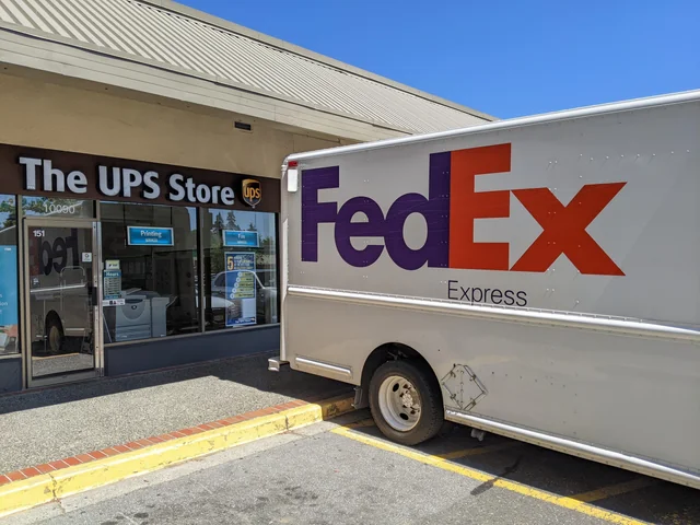 UPS vs. FedEx: Which Logistics Giant Leads in 2025?